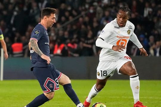 PSG-Star Lionel Messi (l) wurde zur Halbzeit ausgewechselt.