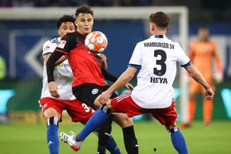 Aus Moritz Heyer (r) wurde beim HSV-Spiel gegen Holstein Kiel Moritz "Heya".