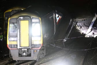 Ein Waggon der beiden Züge, die in der Nähe von Salisbury zusammengestoßen sind: Es gab viele Verletzte, aber keine Tote.