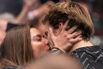 Nach dem Sieg bekam Alexander Zverev einen Kuss von seiner Freundin Sophia Thomalla.