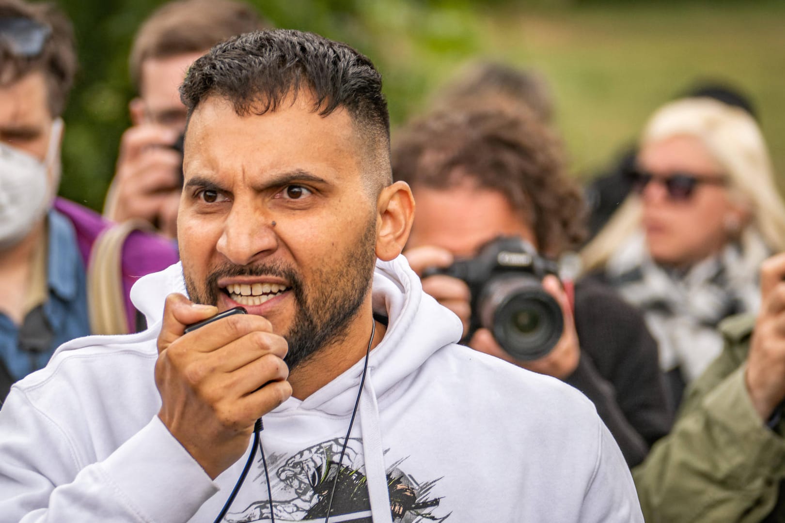 Attila Hildmann auf einer Demo in Berlin (Archivfoto): Der Verschwörungstheoretiker ist seit Monaten in der Türkei untergetaucht.