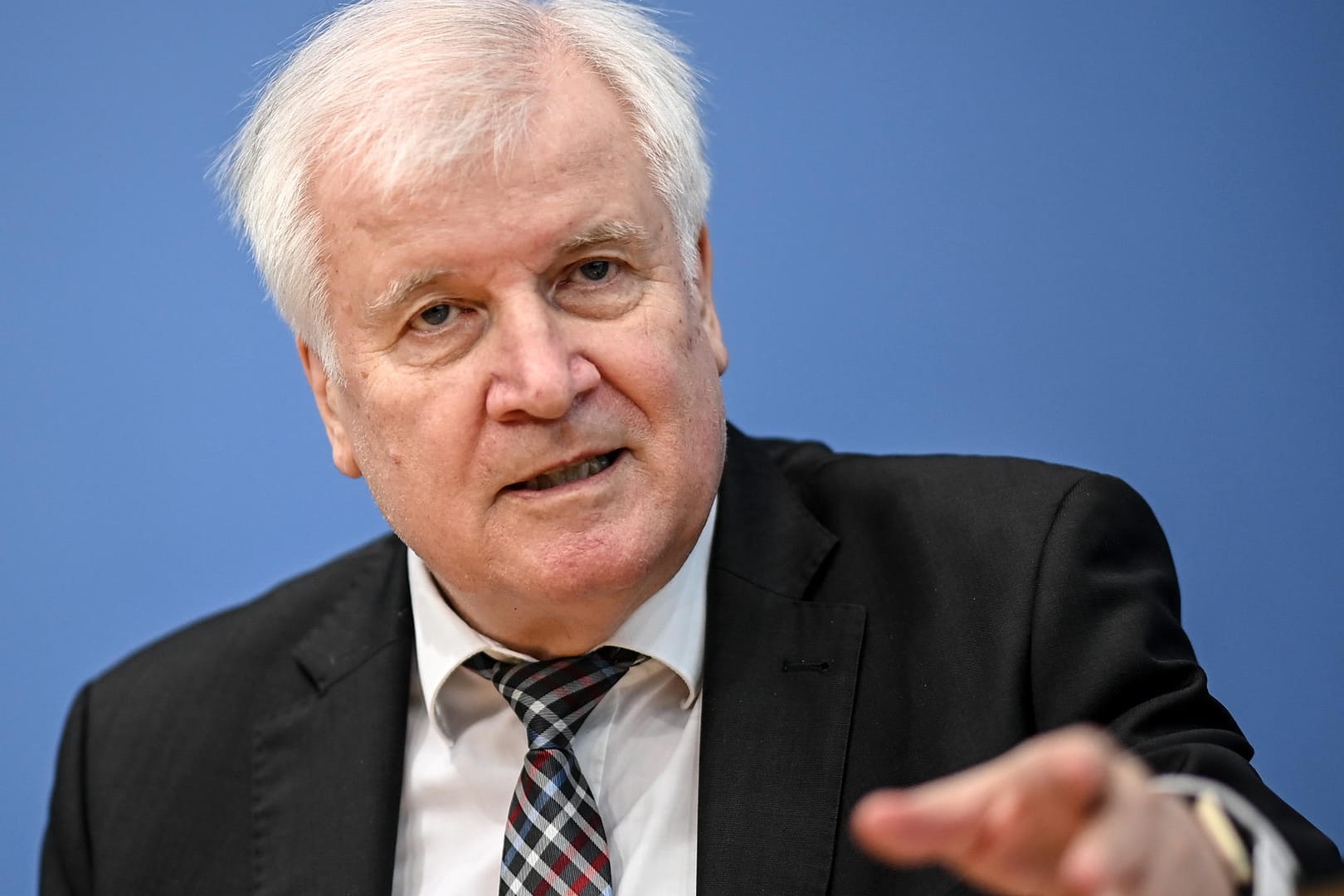 Bundesinnenminister Horst Seehofer (CSU): Er hat erklärt, dass das NSU-Versagen umfassend aufgearbeitet worden ist.
