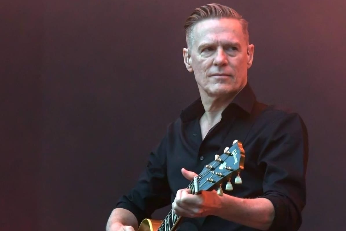 Bryan Adams: Der Rockmusiker hat sich trotz Impfung mit dem Coronavirus infiziert.