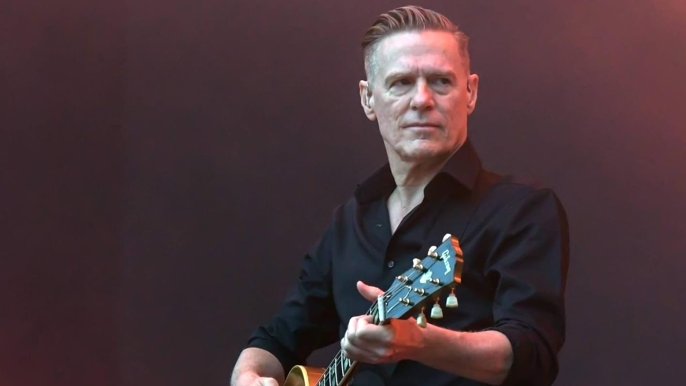 Bryan Adams: Der Rockmusiker hat sich trotz Impfung mit dem Coronavirus infiziert.