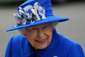 Königin Elizabeth fuhr laut britischen Medien eine Runde über Schloss Windsor.
