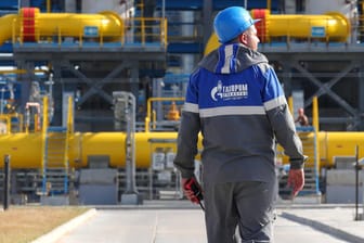 Gazprom-Anlage am Startpunkt der umstrittenen Pipeline: Noch fließt durch Nord Stream 2 kein Gas nach Deutschland.