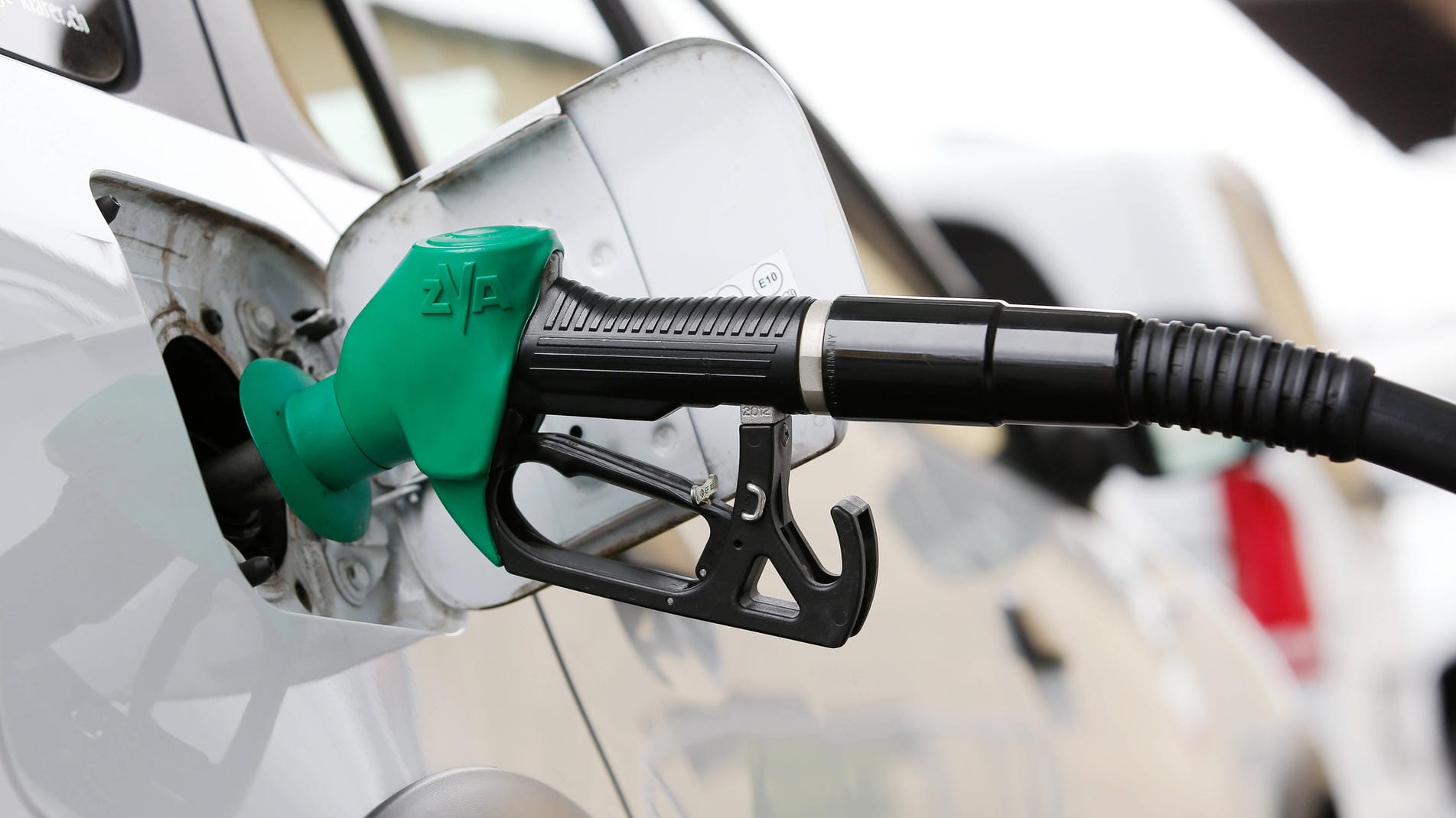 Autofrage des Tages: Kann man eigentlich zu viel Benzin tanken?