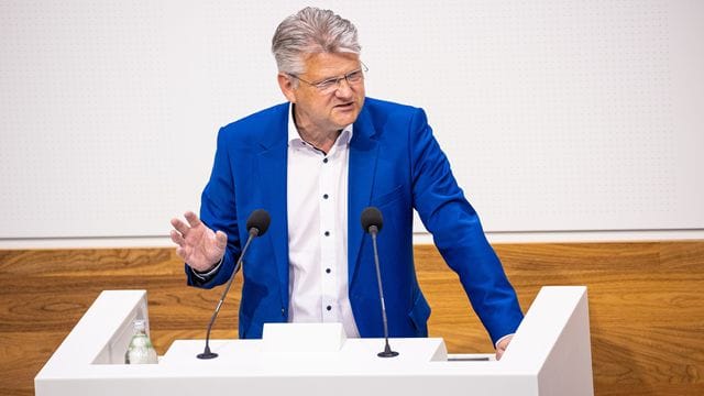 Stefan Politze spricht