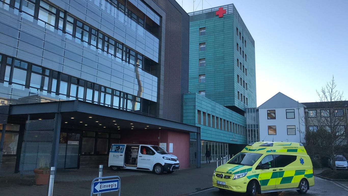 Das Krankenhaus von Tórshavn ist das größte auf den Färöer-Inseln. Schwere Corona-Fälle werden dennoch zur Behandlung nach Dänemark geflogen.