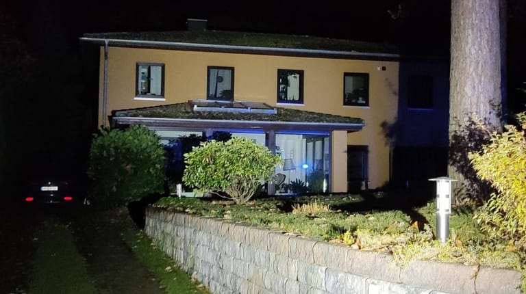 Beschädigtes Haus in Glienicke: Eine Gasexplosion hatte das Haus schwer beschädigt.
