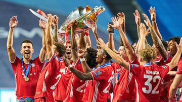 Den Rekord der besten Champions-League-Gruppenphase der Historie haben die Bayern selbst inne. In der Saison 2019/2020 gewannen sie alle Vorrundenspiele – bei einem Torverhältnis von 24:5. Die Gegner waren Tottenham Hotspur, Olympiakos Piräus sowie Roter Stern Belgrad. Am Ende der Saison gewannen die Münchner sogar den Henkelpott – im Finale gegen Paris Saint-Germain.