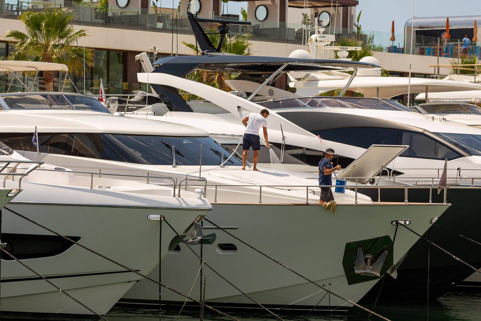 Jachten im Hafen von Mallorca: Der Ansturm der Reichen auf der Urlaubsinsel hält auch im Herbst an.