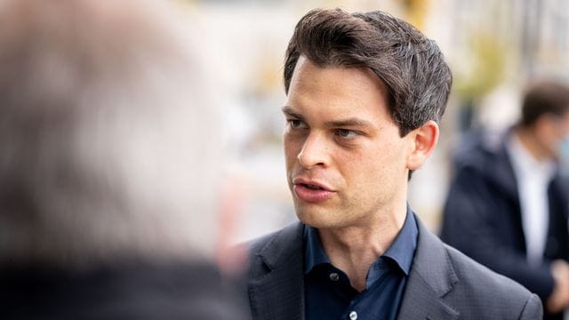 Christoph Ploß (CDU).