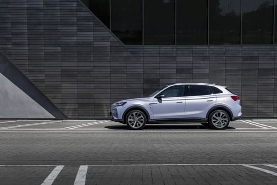 Das Angebot an E-Autos wächst immer weiter: Auch die Traditionsmarke MG bringt unter chinesischer Führung das SUV Marvel R auf die Straße.