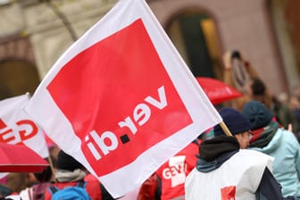 Eine Verdi-Demonstration in Hamburg: Die Beschäftigten im öffentlichen Dienst wollen höhere Löhne.