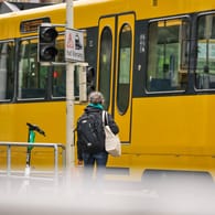 Stadtbahn in Stuttgart (Symbolbild): Die Frau erlitt schwere Verletzungen.