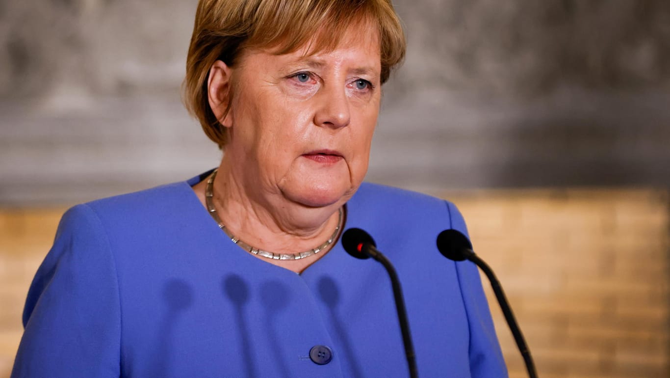 Angela Merkel bei einer Pressekonferenz (Archivbild): Die Kanzlerin zeigt sich angesichts der steigenden Infektionszahlen sehr besorgt.