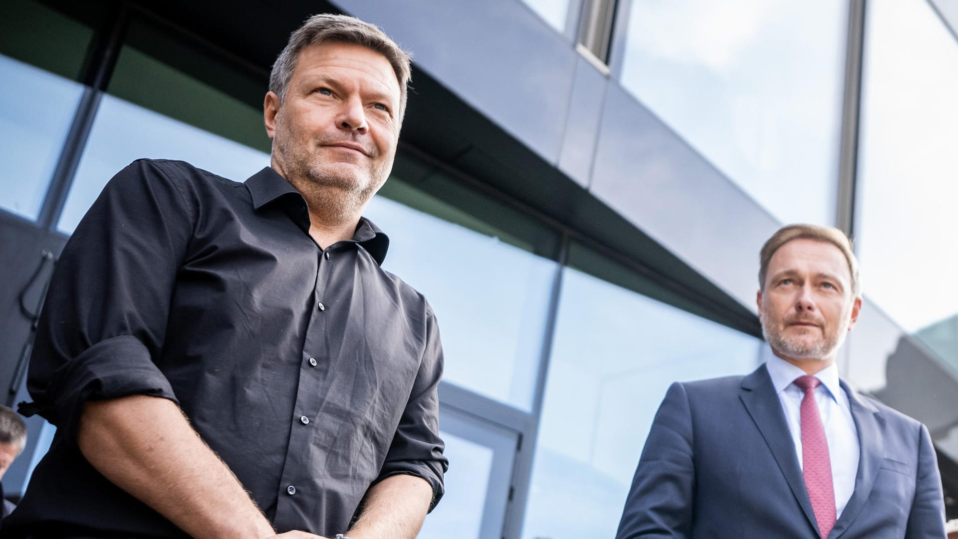 Robert Habeck und Christian Lindner bei einem Pressestatement: 27 Prozent der Befragten halten keinen der beiden für geeignet.