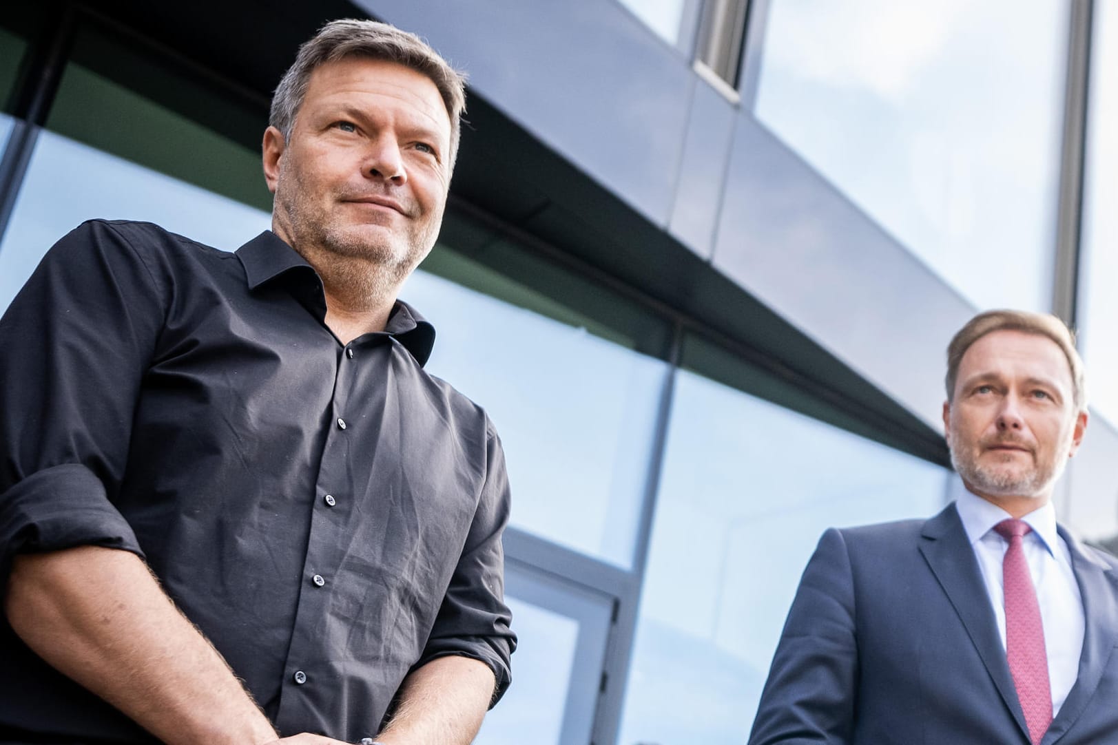 Robert Habeck und Christian Lindner bei einem Pressestatement: 27 Prozent der Befragten halten keinen der beiden für geeignet.