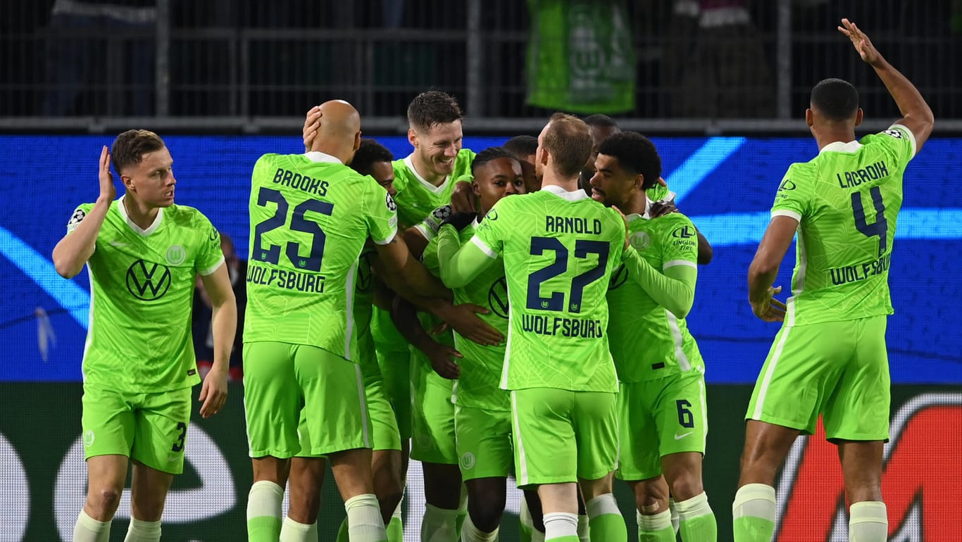 Endlich geglückt: Wolfsburg jubelt über den ersten Gruppendreier.