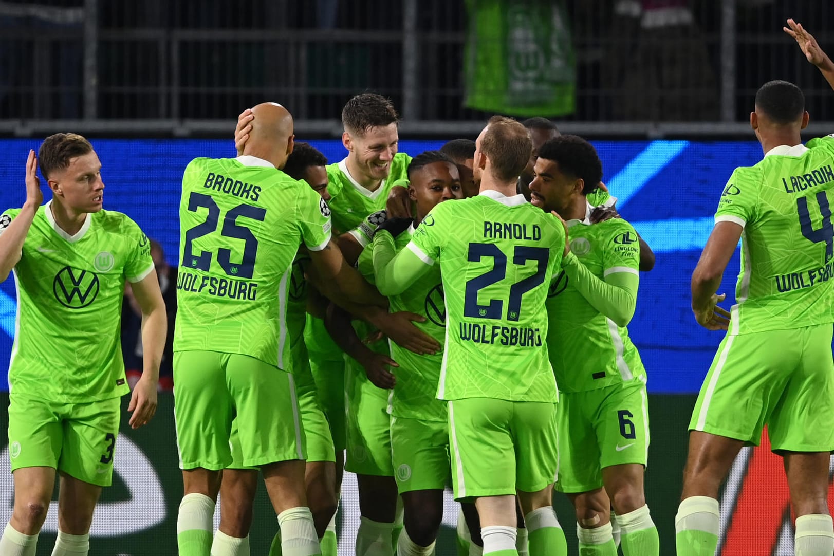 Endlich geglückt: Wolfsburg jubelt über den ersten Gruppendreier.