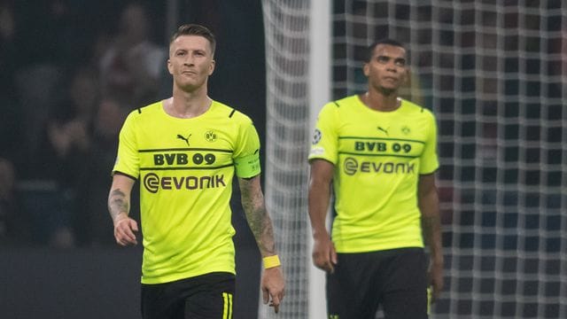 Wollen Wiedergutmachung: Dortmunds Marco Reus (l) und Manuel Akanji. Wollen Wiedergutmachung: Dortmunds Marco Reus (l) und Manuel Akanji.