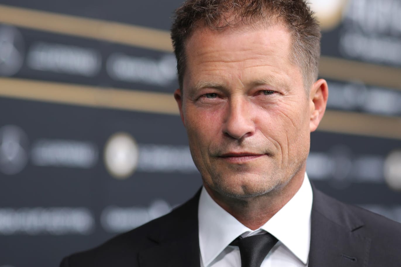 Til Schweiger: Der Schauspieler hat sich den Magen verdorben.