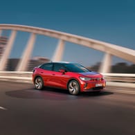 Schräge Linie: VW rollt das elektrische SUV-Coupé ID5 Anfang 2022 auf die Straße.