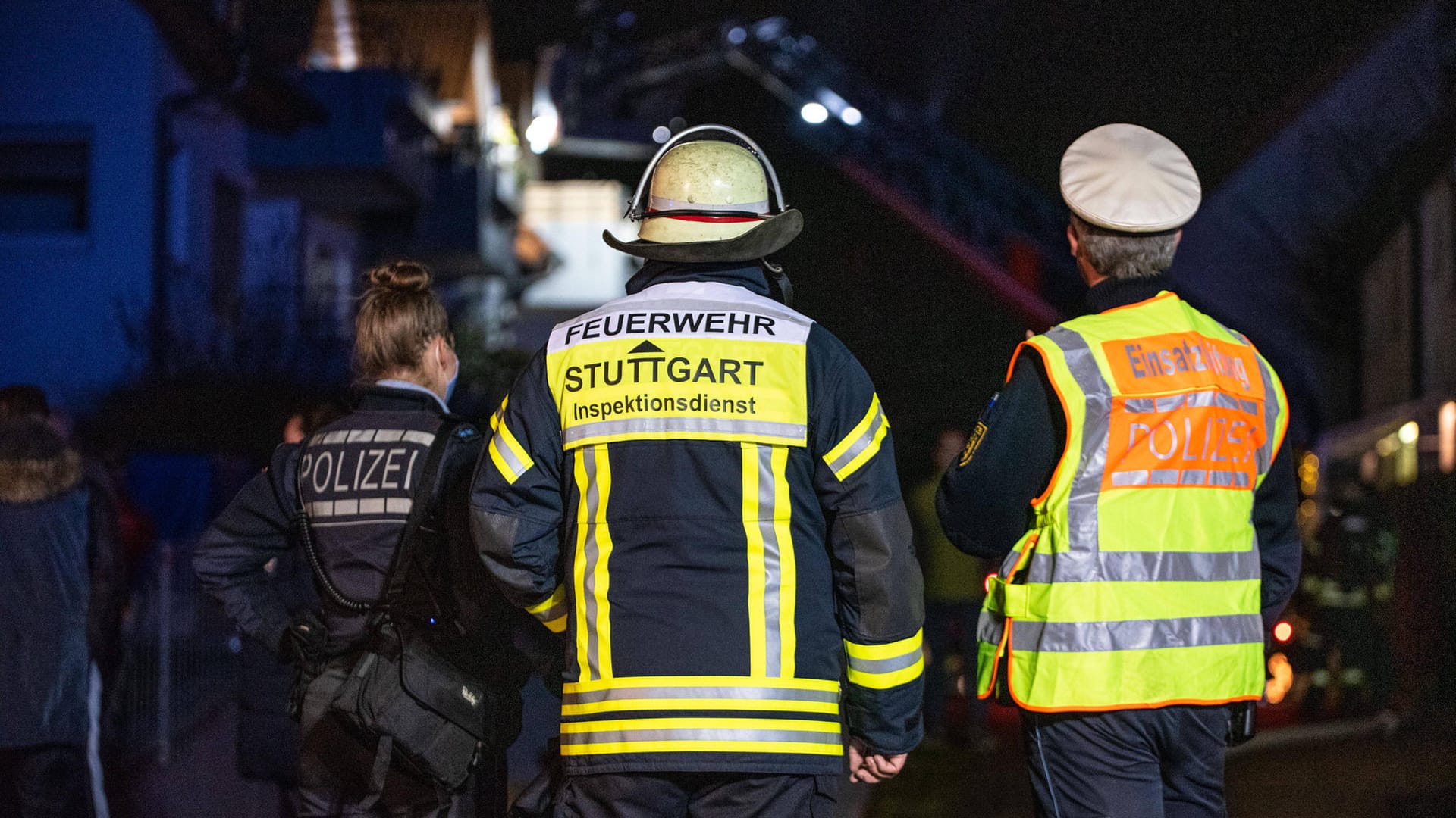 Feuerwehr und Polizei Stuttgart (Symbolbild): Die Einsatzkräfte konnten ein Übergreifen der Flammen auf andere Wohnungen verhindern.