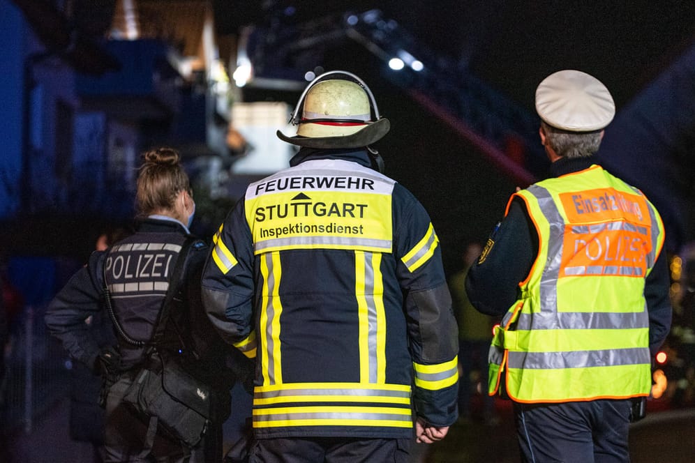 Feuerwehr und Polizei Stuttgart (Symbolbild): Die Einsatzkräfte konnten ein Übergreifen der Flammen auf andere Wohnungen verhindern.