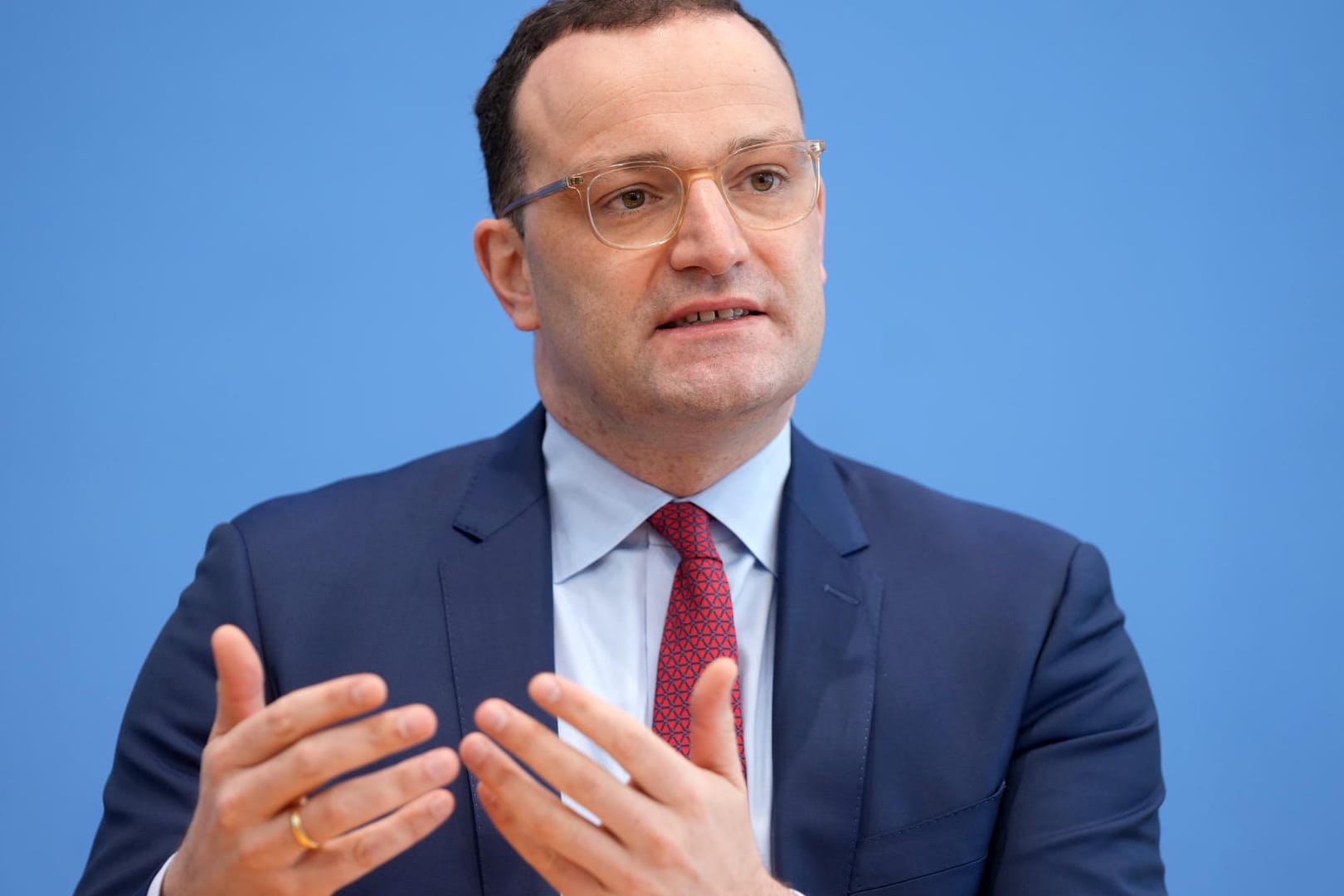 Jens Spahn: Der Gesundheitsminister mahnt anlässlich der steigenden Infektionszahlen zu mehr Vorsicht.