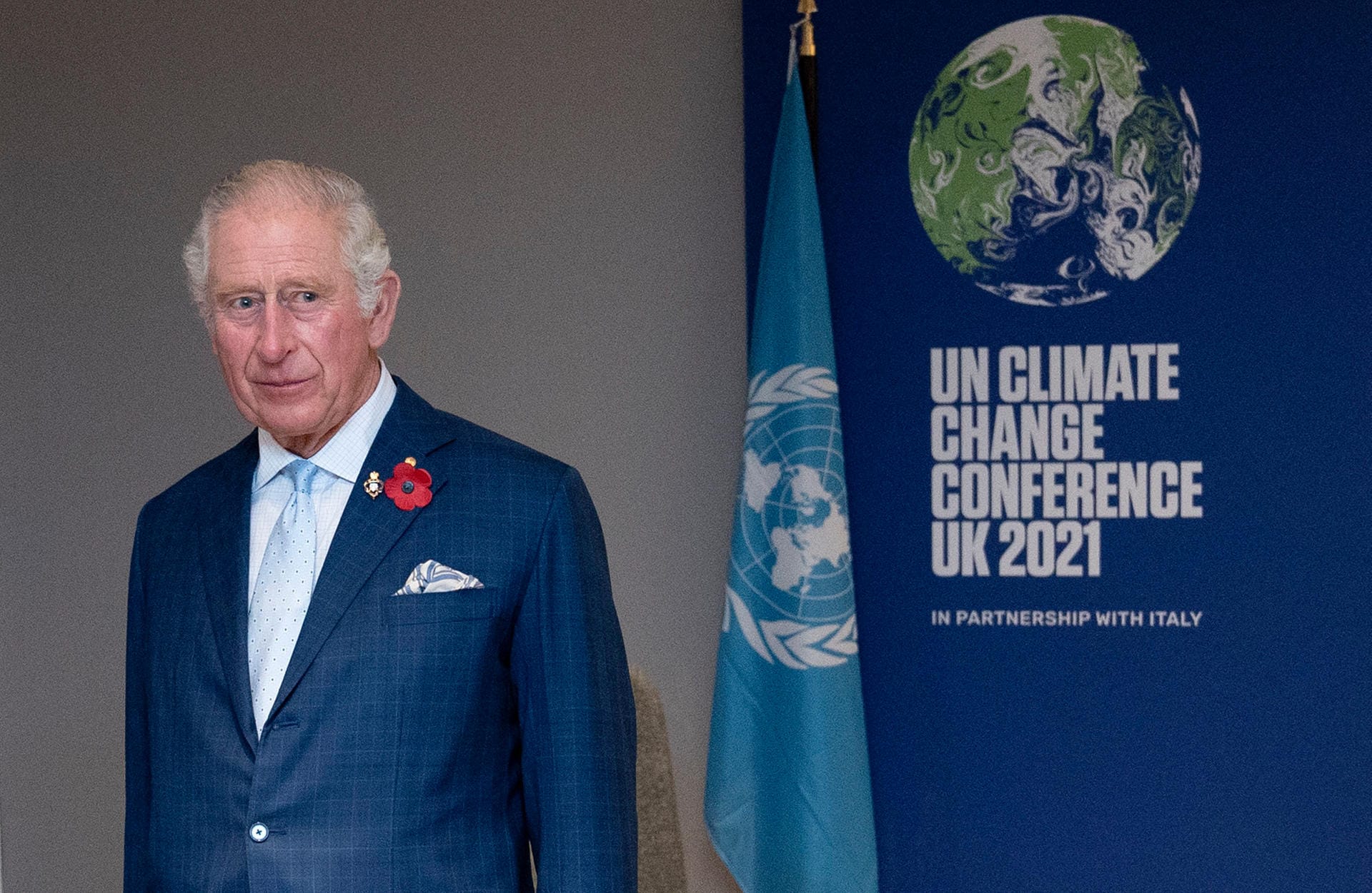 Prinz Charles er ist mit einem nicht-kommerziellen Flug von Rom nach Glasgow gereist. "Seine Königliche Hoheit hat sich persönlich für eine Umstellung auf nachhaltigen Treibstoff eingesetzt", wird seine Sprecherin in der "Daily Mail" zitiert.