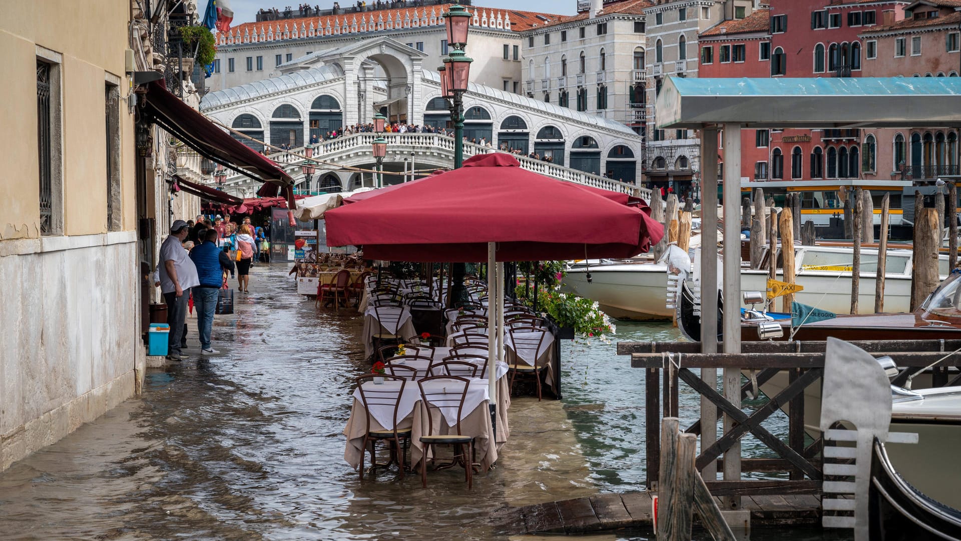 Hochwasser in Venedig: In der norditalienischen Lagunenstadt erwarteten die Behörden für Mittwochabend erneut Flut. (Archiv) Hochwasser in Venedig: In der norditalienischen Lagunenstadt erwarteten die Behörden für Mittwochabend erneut Flut. (Archiv)