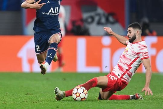 Leipzigs Josko Gvardiol und Paris' Achraf Hakimi (l)