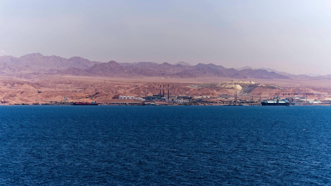 Rohölanlage im Golf von Oman (Symbolbild): Gab es einen Vorfall mit einem iranischen Öltanker?