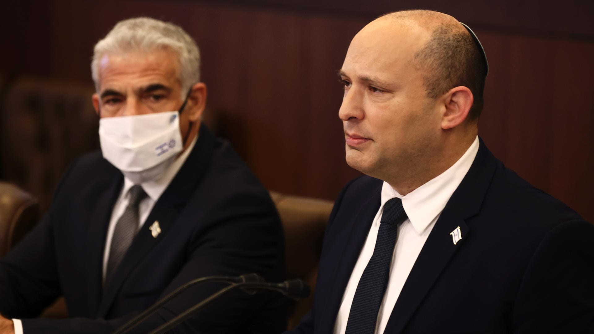 Naftali Bennett (r) und Jair Lapid: Die Genehmigung des Budgets war entscheidend für den Fortbestand der Regierung unter Ministerpräsident Bennett von der ultrarechten Jamina-Partei. Naftali Bennett (r) und Jair Lapid: Die Genehmigung des Budgets war entscheidend für den Fortbestand der Regierung unter Ministerpräsident Bennett von der ultrarechten Jamina-Partei.