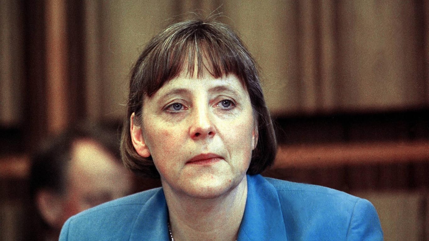 Angela Merkel in jüngeren Jahren, 1998: Sie war auch mal Bundesumweltministerin.