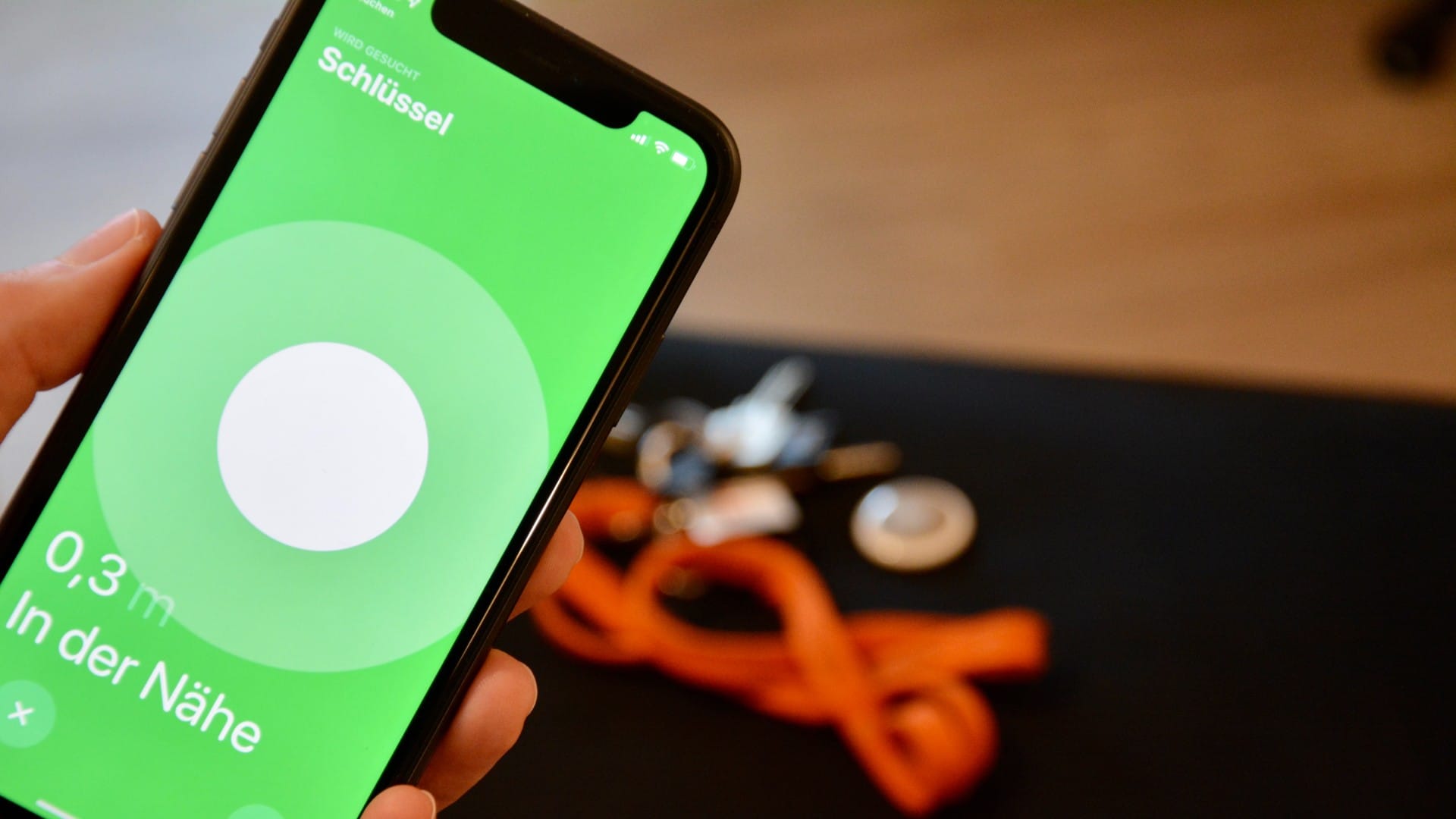 Das iPhone hilft beim Suchen, wenn der Schlüssel verloren ist.