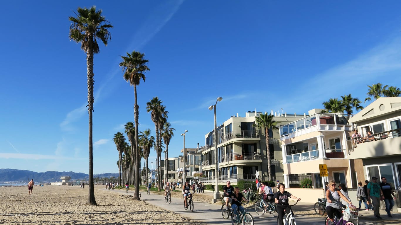 Venice Beach: Hier können doppelt geimpfte Reisende aus Deutschland bald auch wieder ihre Füße in den Sand stecken.