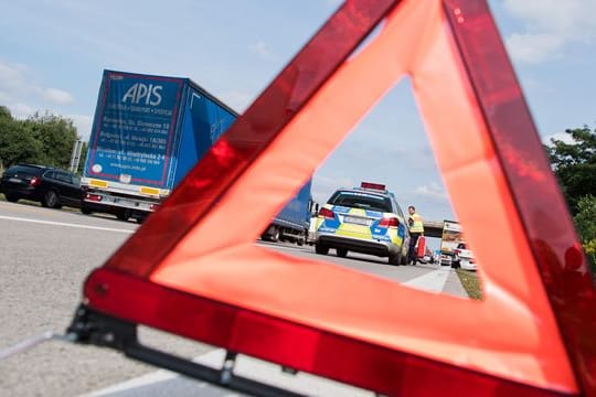 Verkehrsunfall mit mehreren Fahrzeugen: Nicht jeder, der am Unfall beteiligt ist, ist automatisch mitschuldig.