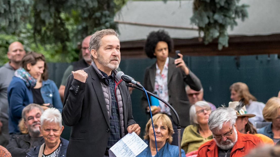 Sören Benn bei einem Sommerfest in Berlin (Archivfoto): Der Linken-Politiker wurde am Donnerstagabend erneut zum Bürgermeister von Pankow gewählt.