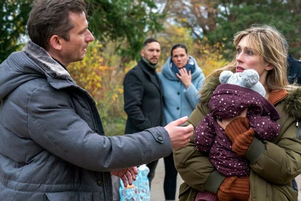 Der "Usedom-Krimi": Ellen (Rikke Lylloff) hat das falsche Kind in den Armen (mit Max Hopp).