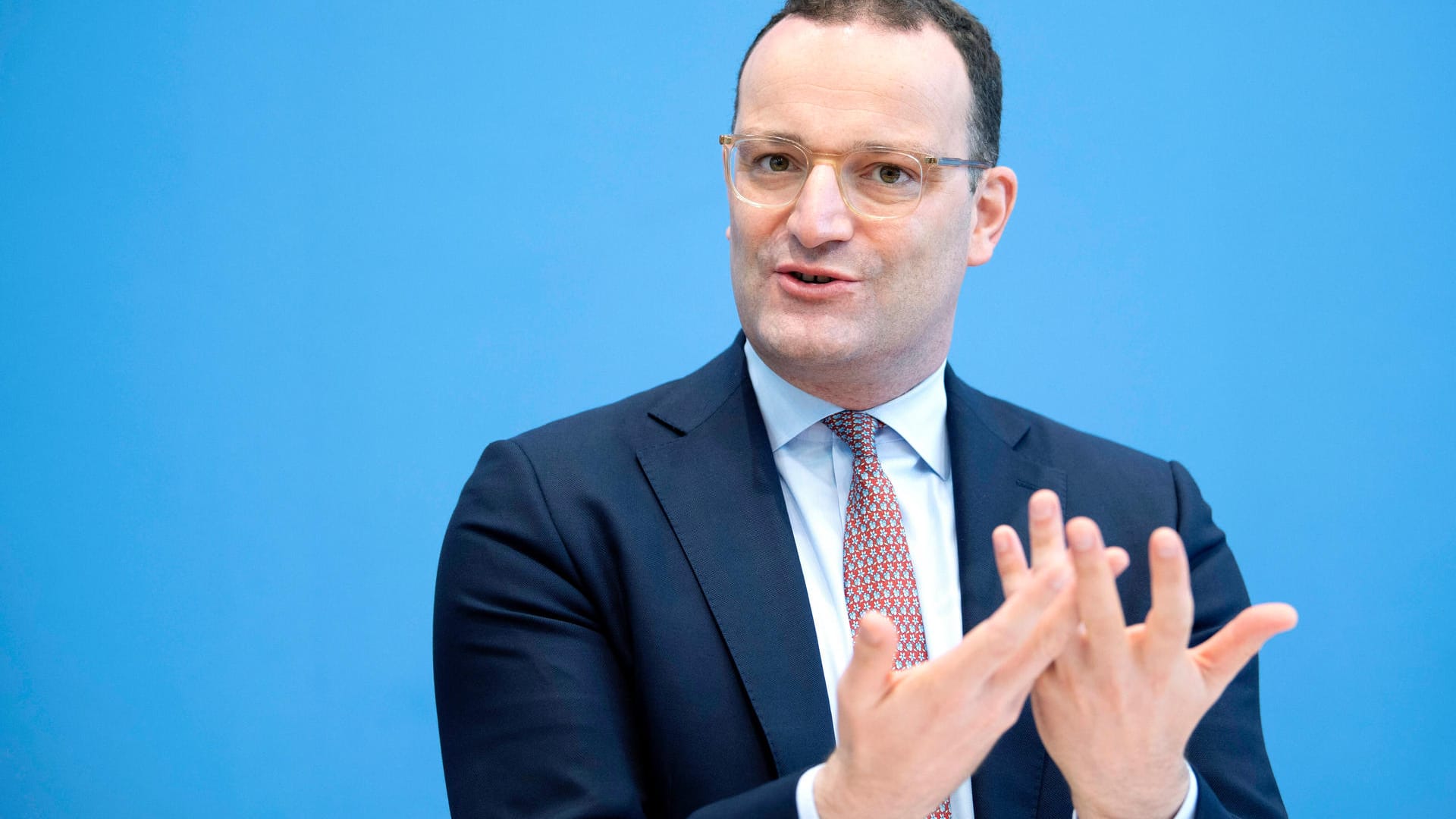 Jens Spahn: Der Bundesgesundheitsminister hat sich mit den Ministern der Länder über den Corona-Winter beraten.