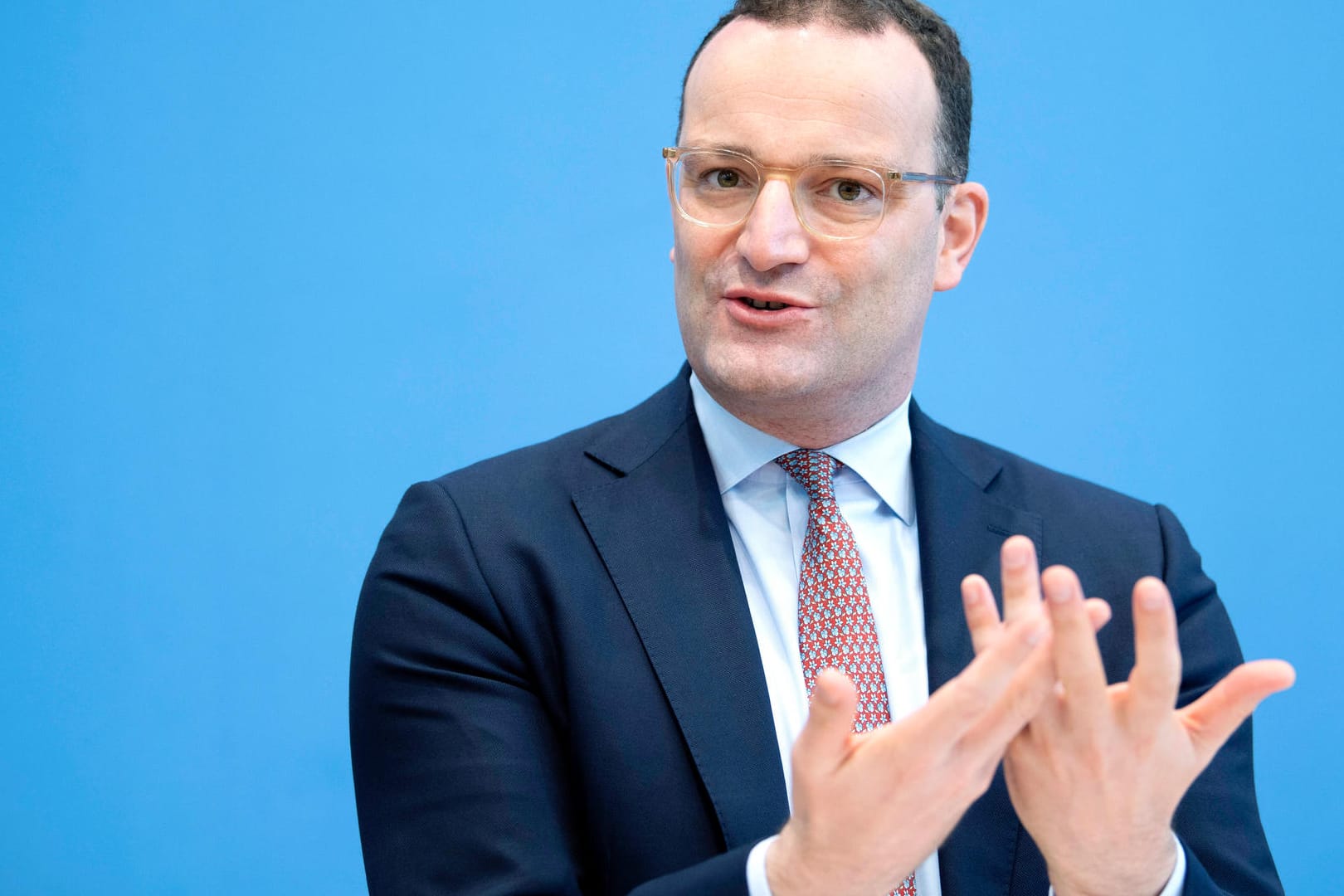 Jens Spahn: Der Bundesgesundheitsminister hat sich mit den Ministern der Länder über den Corona-Winter beraten.