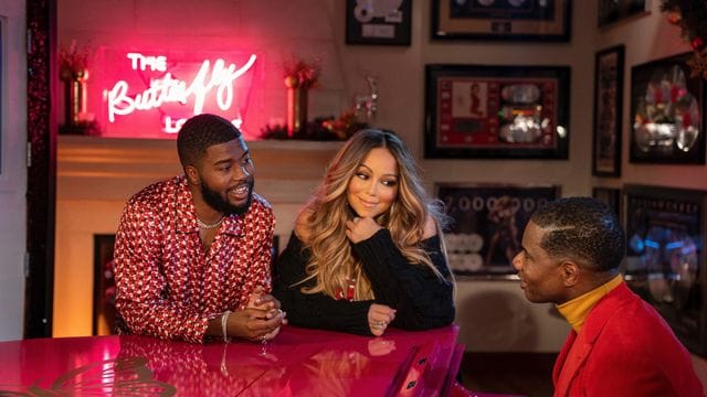 Die Sänger Khalid (l-r), Mariah Carey und Kirk Franklin singen "Fall In Love At Christmas".