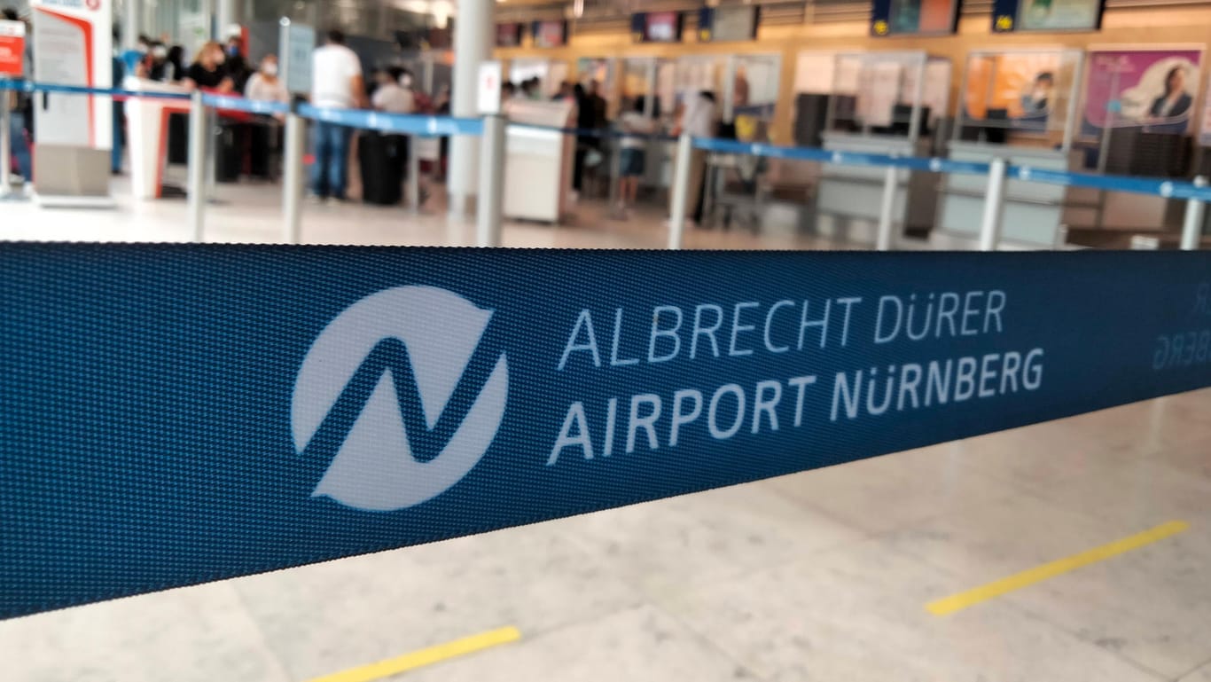 Albrecht Dürer Airport Nürnberg (Archivbild): Die Beamten hatten einen herrenlosen Briefumschlag am Flughafen entdeckt.