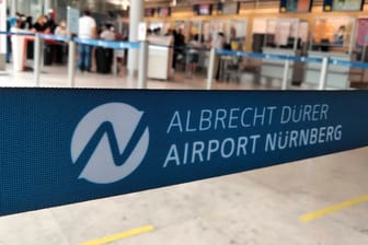 Albrecht Dürer Airport Nürnberg (Archivbild): Die Beamten hatten einen herrenlosen Briefumschlag am Flughafen entdeckt.