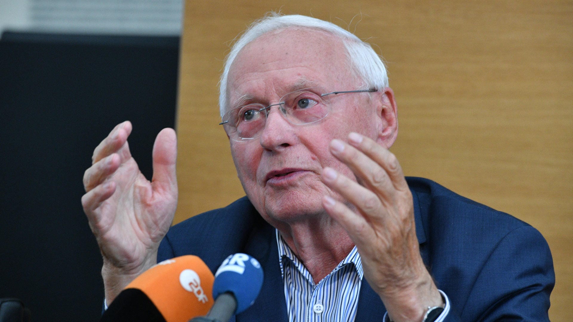 Oskar Lafontaine: Dem Fraktionschef der Linken im Saarländischen Landtag droht der Parteiausschluss. Oskar Lafontaine: Dem Fraktionschef der Linken im Saarländischen Landtag droht der Parteiausschluss.