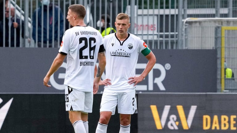 Sandhausens Janik Bachmann und Aleksandr Zhirov: Die Partie des Klubs gegen St. Pauli wurde abgesetzt.