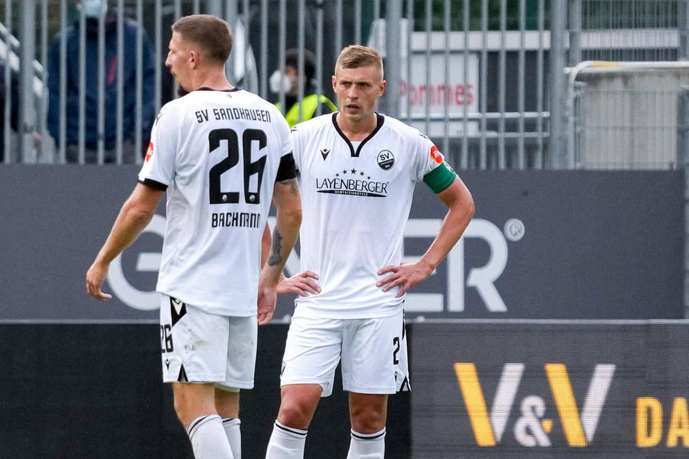 Sandhausens Janik Bachmann und Aleksandr Zhirov: Die Partie des Klubs gegen St. Pauli wurde abgesetzt.